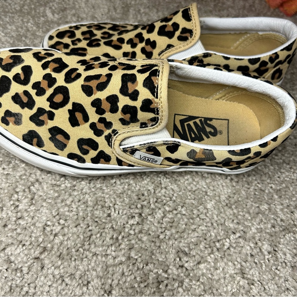 Women’s cheetah print vans - Picture 2 of 3